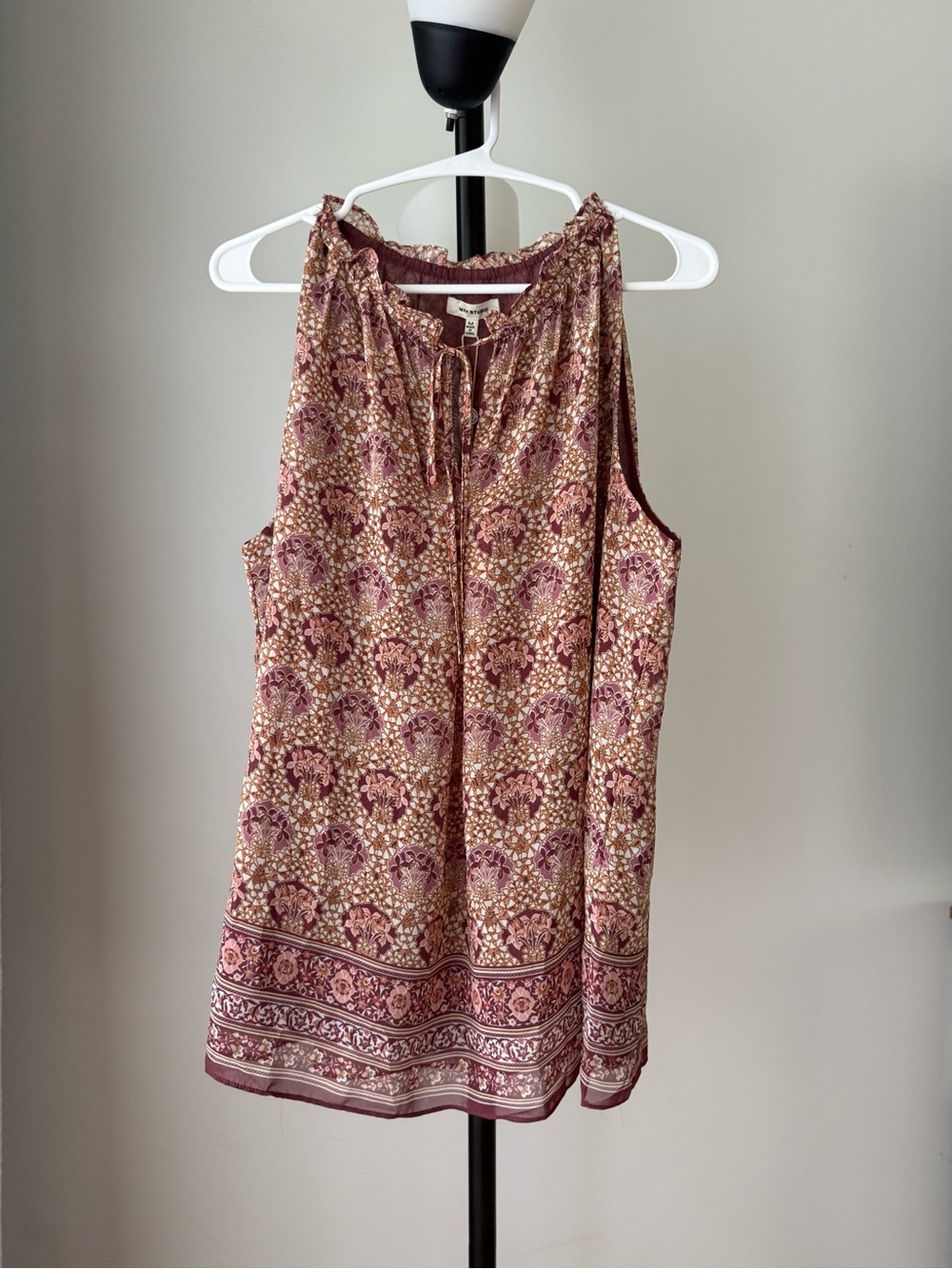 Max Studio Womens Sleeveless Blouse Top Tie Neck Print Size M NWT